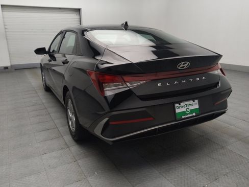 Used 2025 Hyundai Elantra SE FWD image 5