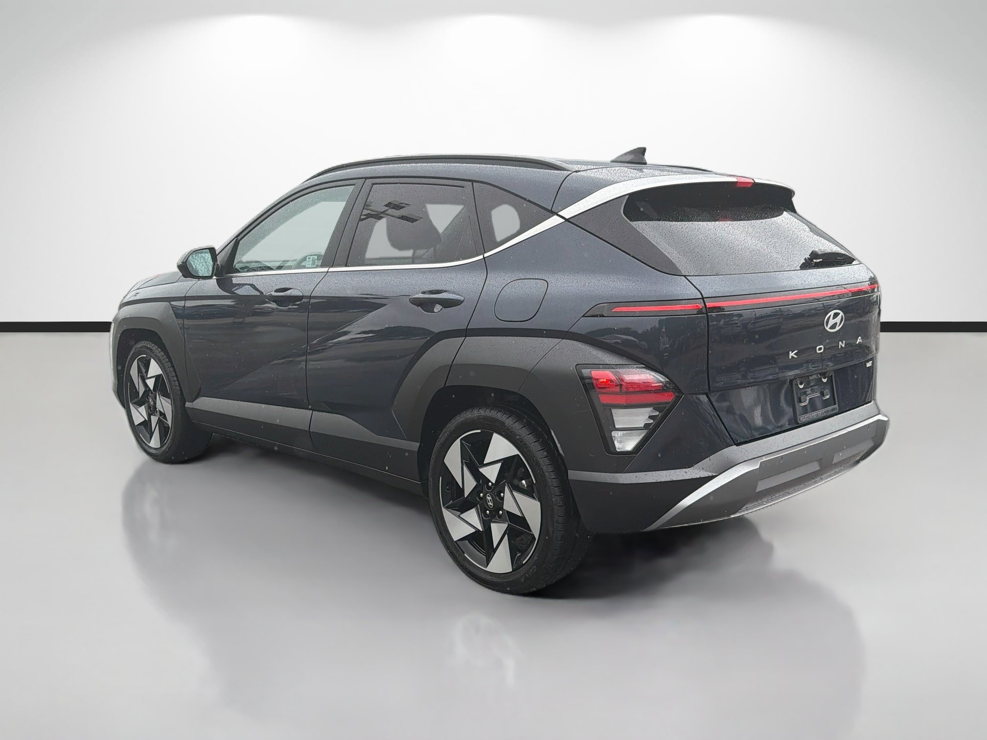 Used 2024 Hyundai Kona Limited FWD image 5