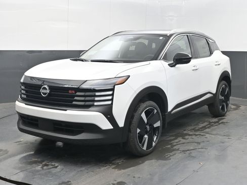 New 2026 Nissan Kicks SR w/ SR Premium Package image 3