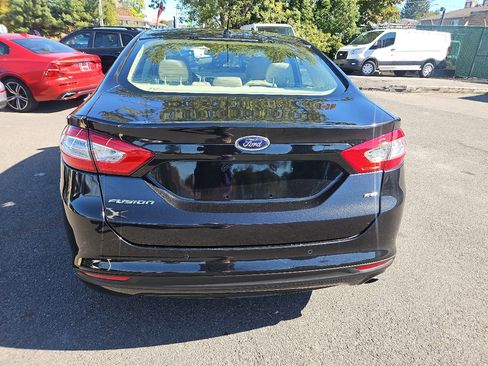 Used 2014 Ford Fusion SE image 4