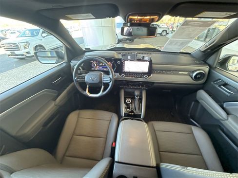 Certified 2024 Chevrolet Colorado ZR2 w/ ZR2 Bison Edition image 21