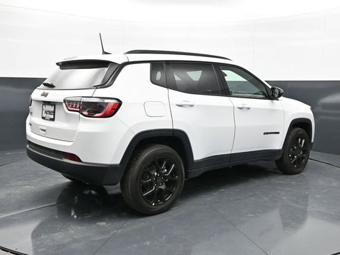 New 2026 Jeep Compass Latitude image 3