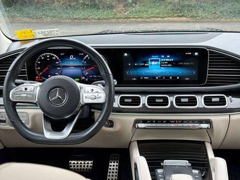 Used 2022 Mercedes-Benz GLS 450 4MATIC image 18