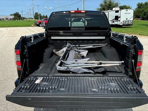 Used 2022 Nissan Frontier PRO-4X image 19