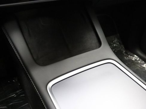 Used 2023 Tesla Model Y Performance image 49