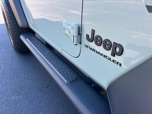 Used 2023 Jeep Wrangler Sport AWD/4WD image 29
