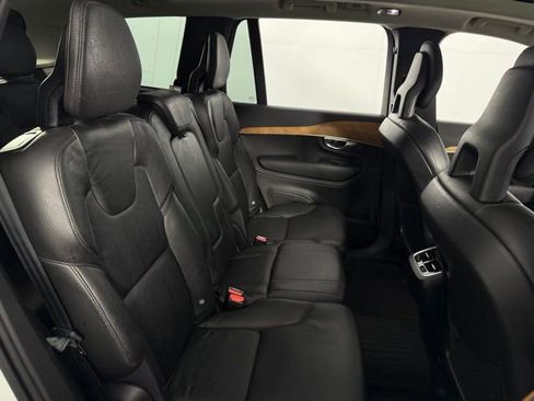 Used 2021 Volvo XC90 T6 Momentum w/ Advanced Package AWD/4WD image 17