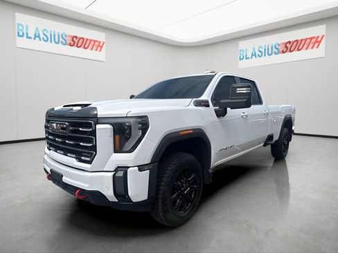 Used 2024 GMC Sierra 2500 AT4 w/ AT4 Preferred Package AWD/4WD image 7