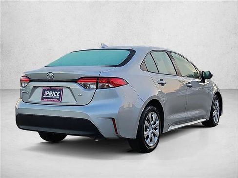 Used 2024 Toyota Corolla LE FWD image 5