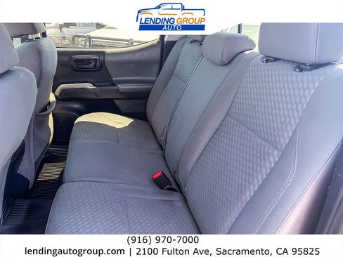 Used 2020 Toyota Tacoma SR5 AWD/4WD image 17