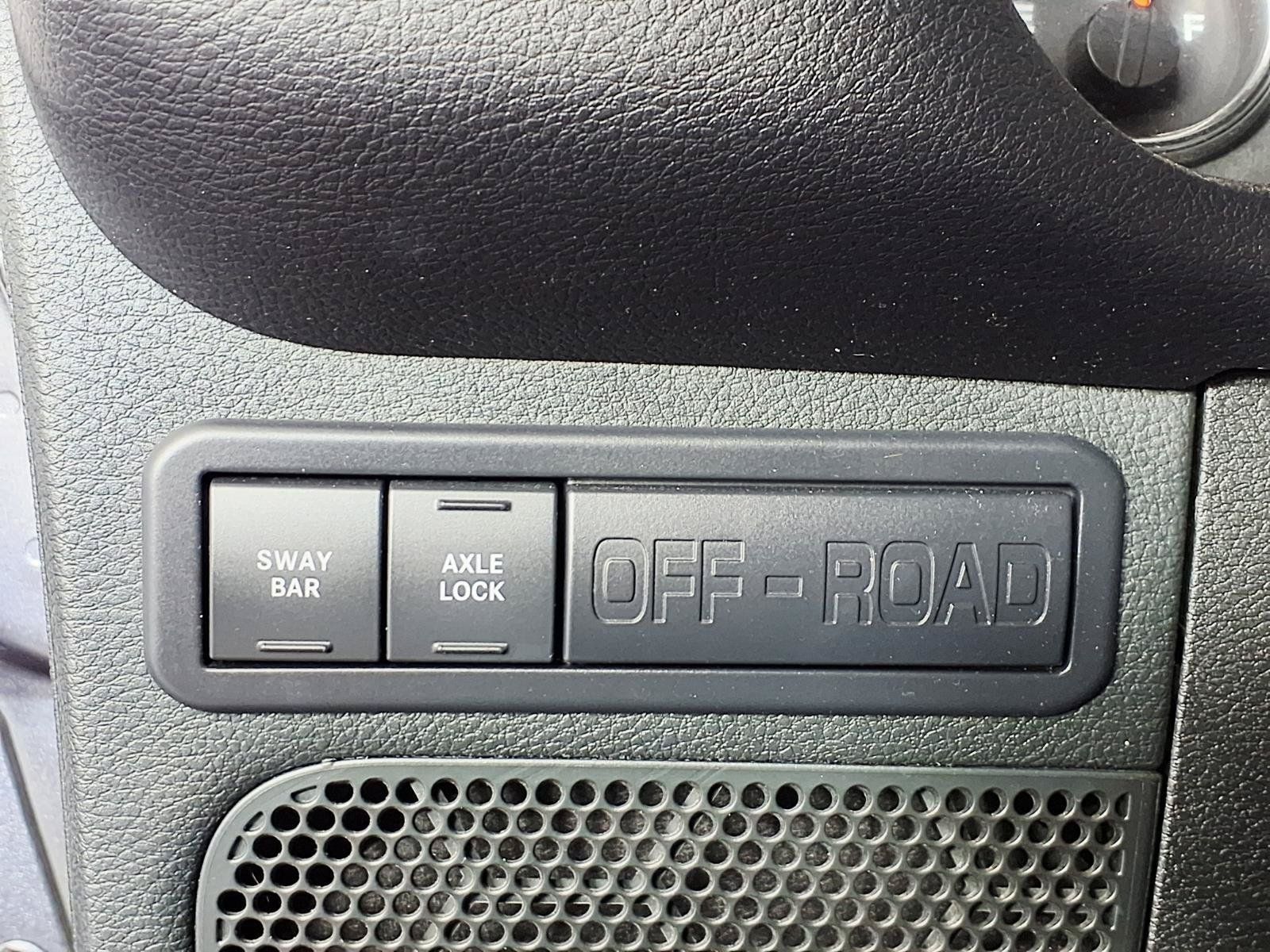 Used 2017 Jeep Wrangler Unlimited Rubicon w/ Connectivity Group AWD/4WD image 15