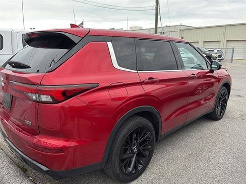 Used 2022 Mitsubishi Outlander SEL Black Edition image 5