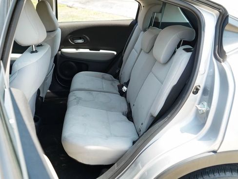 Used 2021 Honda HR-V LX image 9