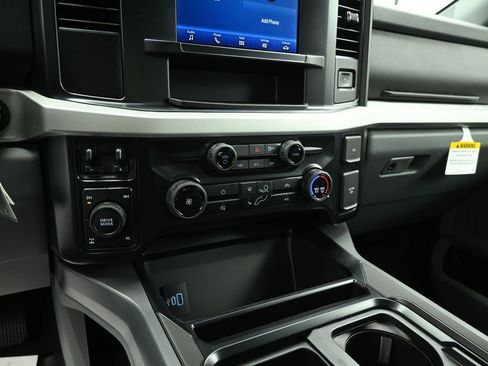 New 2026 Ford F250 XLT w/ FX4 Off-Road Package image 15