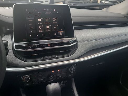 Certified 2025 Jeep Compass Sport AWD/4WD image 7