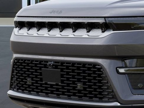New 2026 Jeep Grand Wagoneer L 4WD w/ Premium Group I image 11