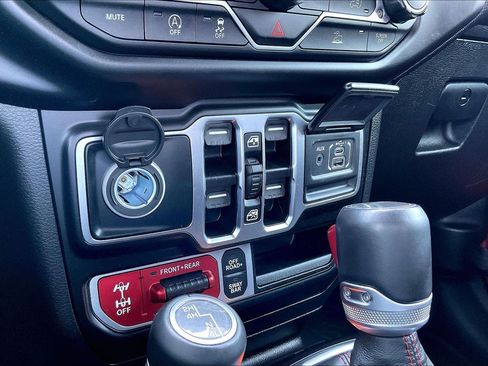 Used 2022 Jeep Gladiator Rubicon w/ LED Lighting Group AWD/4WD image 33