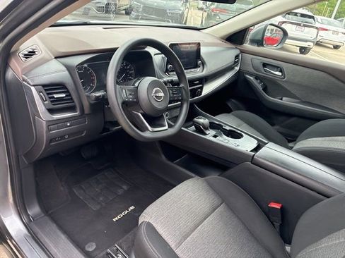 Used 2023 Nissan Rogue SV image 10