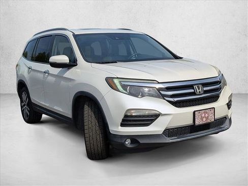 Used 2017 Honda Pilot Elite image 3