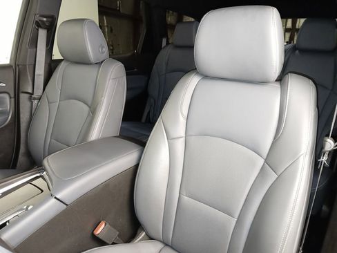 Used 2023 Buick Enclave Essence w/ Sport Touring Edition AWD/4WD image 11