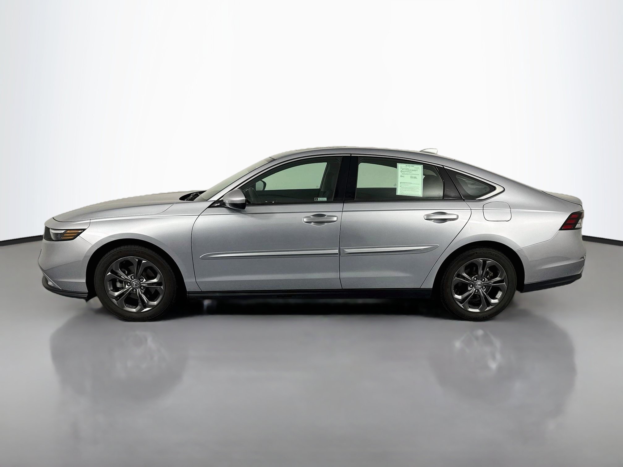 Certified 2023 Honda Accord EX image 8