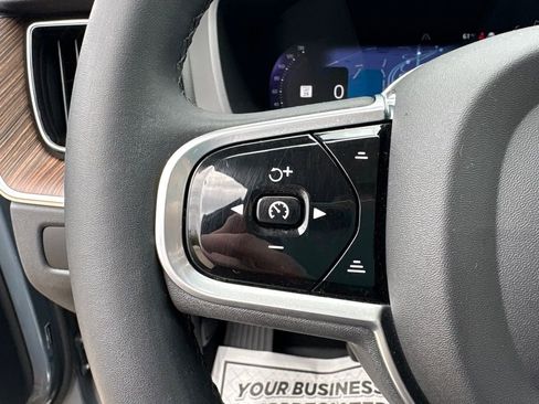 Certified 2023 Volvo XC60 B5 Plus AWD/4WD image 22
