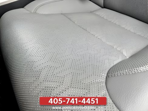 Used 2025 Toyota Tundra Limited AWD/4WD image 25