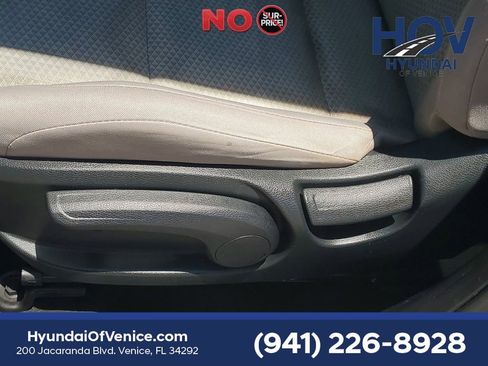 Used 2023 Kia Soul LX w/ LX Technology Package FWD image 19