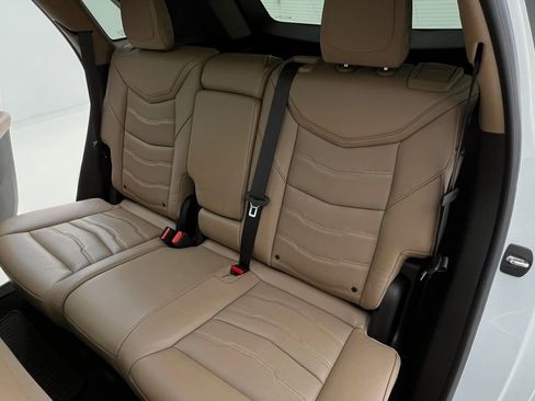 Used 2018 Cadillac XT5 Platinum w/ Driver Assist Package image 15