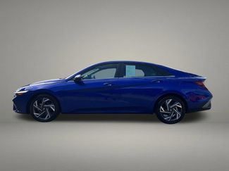 Used 2025 Hyundai Elantra Limited FWD video 2