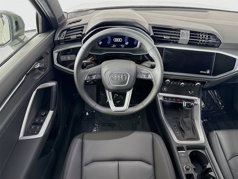 New 2025 Audi Q3 2.0T Premium image 22
