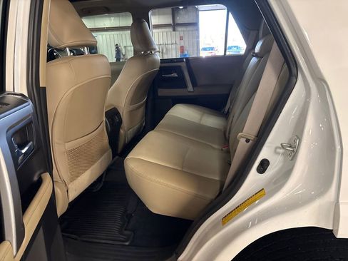 Used 2018 Toyota 4Runner SR5 Premium AWD/4WD image 26