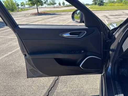 Used 2023 Alfa Romeo Giulia Sprint RWD image 27