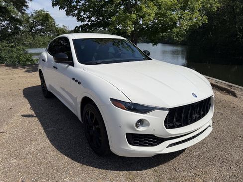 Used 2019 Maserati Levante AWD/4WD image 1