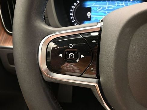 Used 2023 Volvo XC60 B5 Ultimate w/ Climate Package FWD image 22