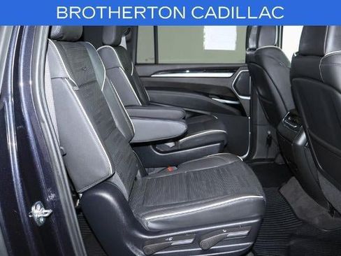 Certified 2025 Cadillac Escalade ESV Sport w/ LPO, ONYX Package AWD/4WD image 33