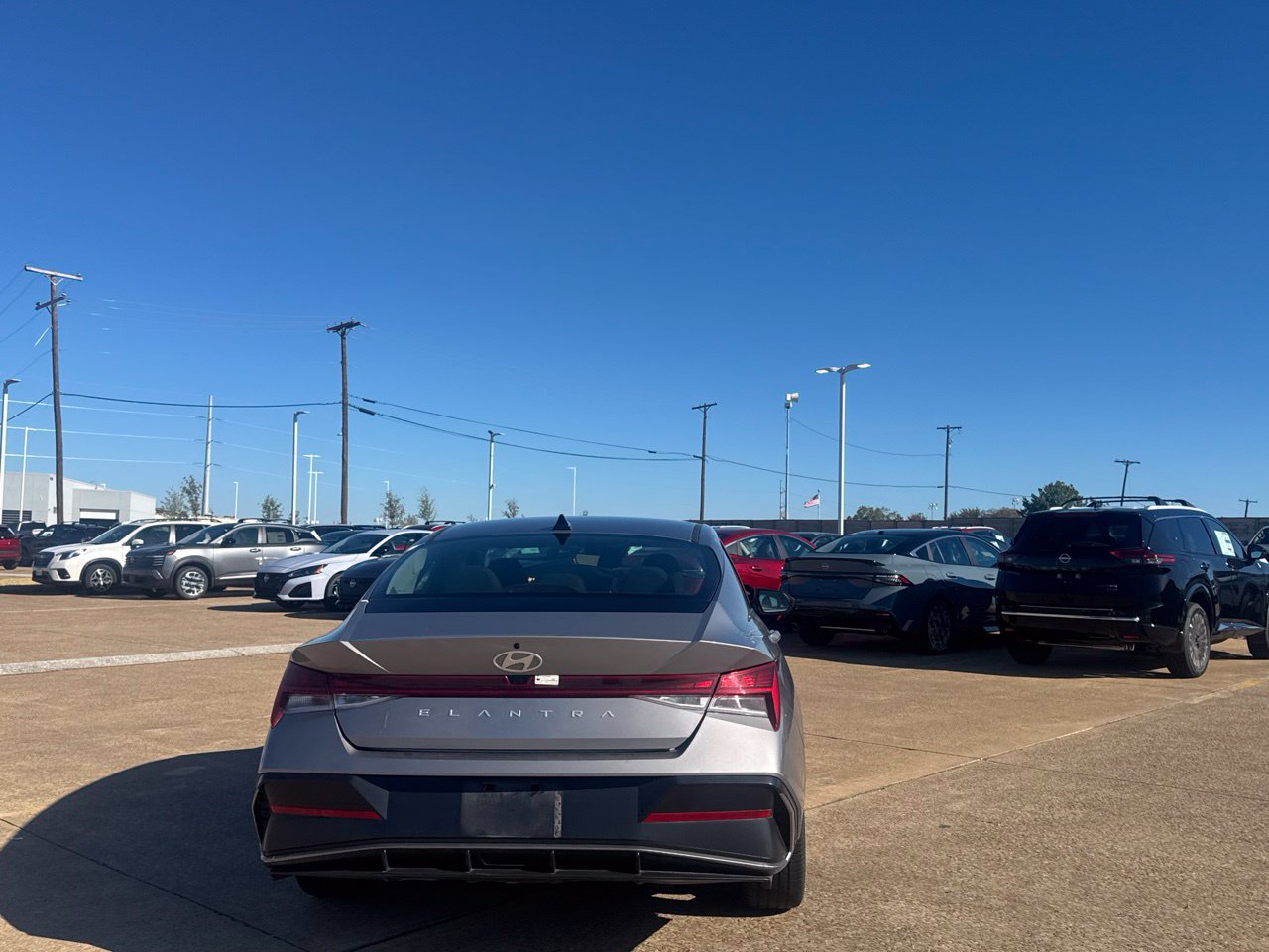 Used 2025 Hyundai Elantra SEL FWD image 25