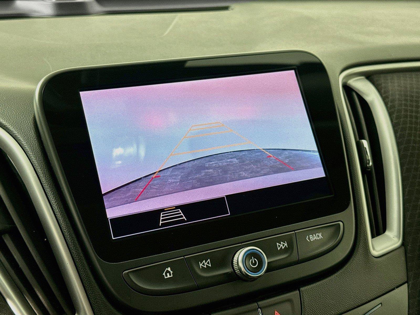 Used 2025 Chevrolet Malibu LT FWD image 17