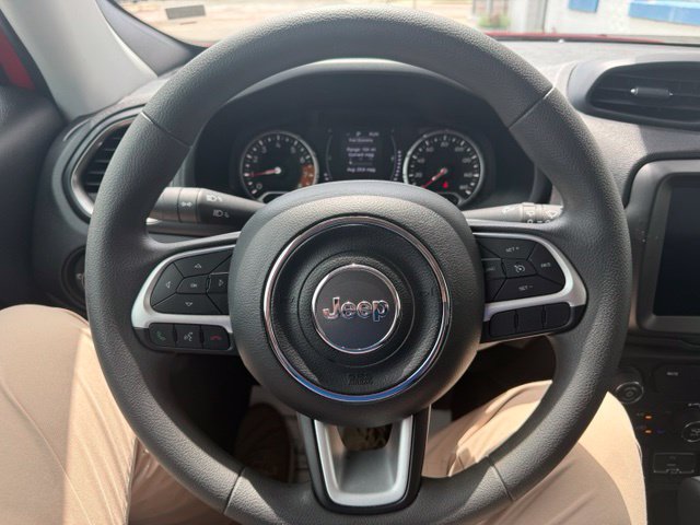 Used 2023 Jeep Renegade Latitude AWD/4WD image 19