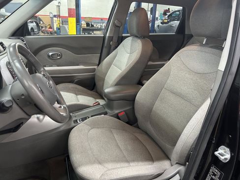 Used 2017 Kia Soul EV image 11