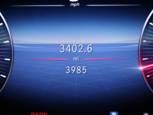 Used 2025 Mercedes-Benz GLB 250 4MATIC image 37