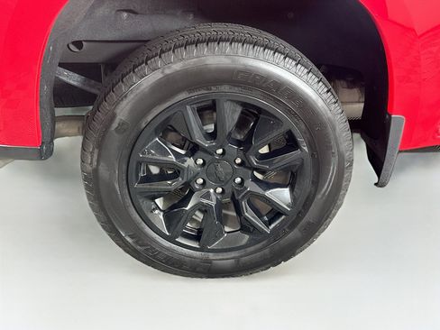 Used 2025 Chevrolet Silverado 1500 Custom RWD image 11