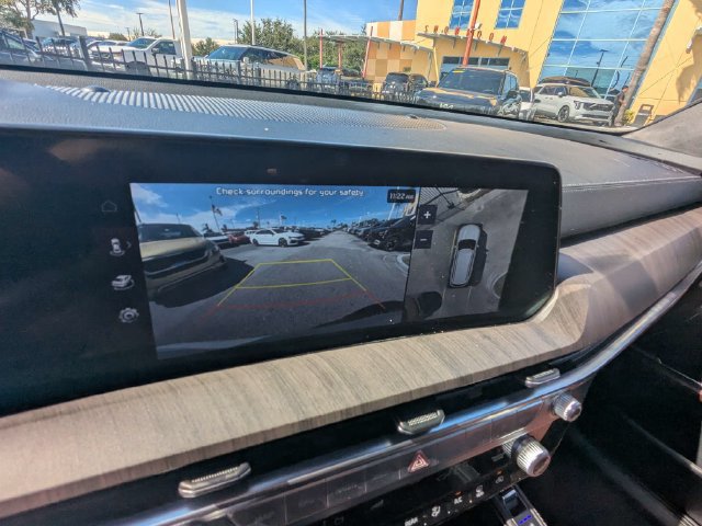 Used 2024 Kia Telluride SX Prestige w/ Towing Package AWD/4WD image 24
