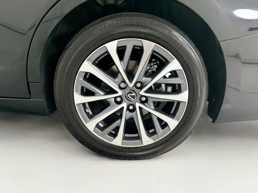 Used 2025 Lexus ES 350 w/ Accessory Package (Z2) FWD image 29