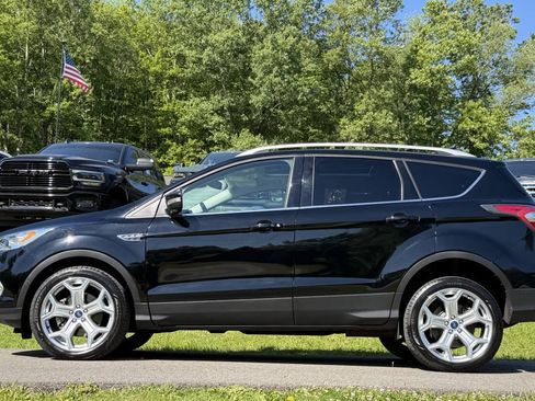 Used 2017 Ford Escape Titanium w/ Equipment Group 301A AWD/4WD image 3