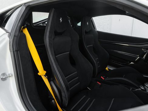 Used 2015 Ferrari 458 Speciale Coupe RWD image 95