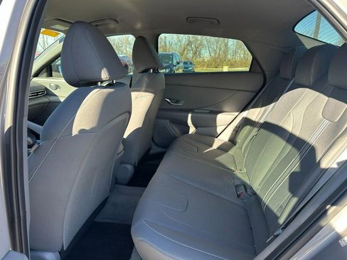 Used 2023 Hyundai Elantra SEL w/ Convenience Package image 10