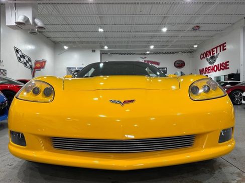 Used 2005 Chevrolet Corvette Coupe w/ Preferred Equipment Group RWD image 18