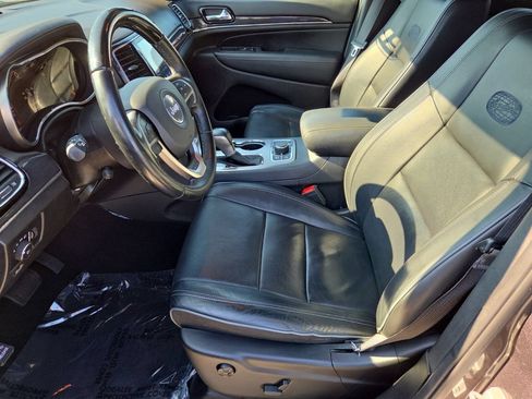 Used 2019 Jeep Grand Cherokee Overland AWD/4WD image 10
