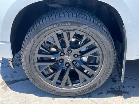 Used 2023 Chevrolet Silverado 1500 RST w/ Rally Edition AWD/4WD image 5